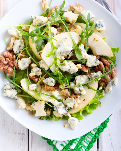 Pear and Gorgonzola Salad with Walnuts